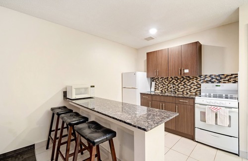 Edson Hotel | Guest House Inn & Suites