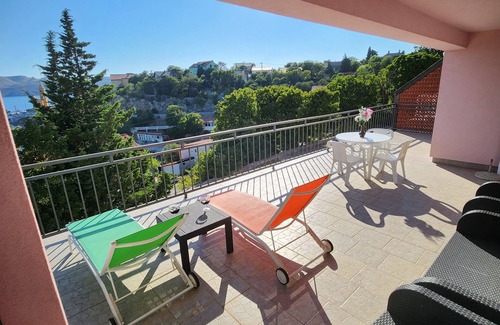 Karlobag Villa | Guest House Karlobag - Villa Rose