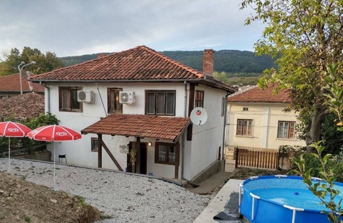 Elena House | Guest house Kashtata