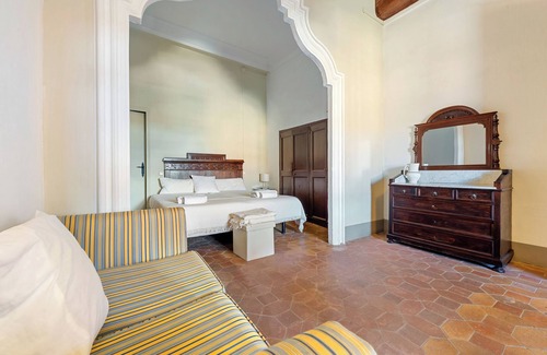 Santes Creus House | Guest House 'L'Abadia De Santes Creus' with Mountain View, Private Pool and Wi-Fi