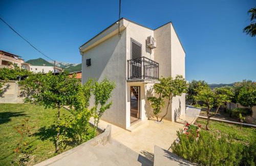 Susanj House | Guest House Luksic