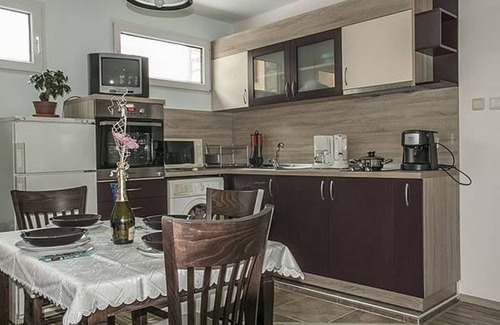 Vitosha District House | Guest House "Momchil"