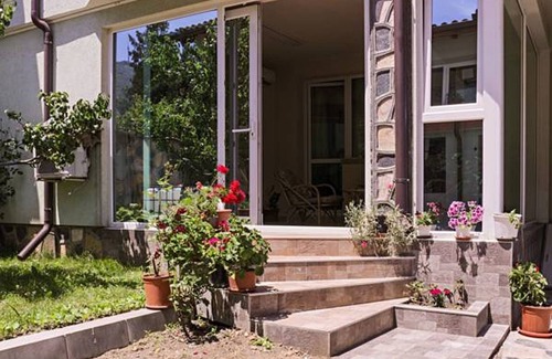 Vitosha District House | Guest House "Momchil"