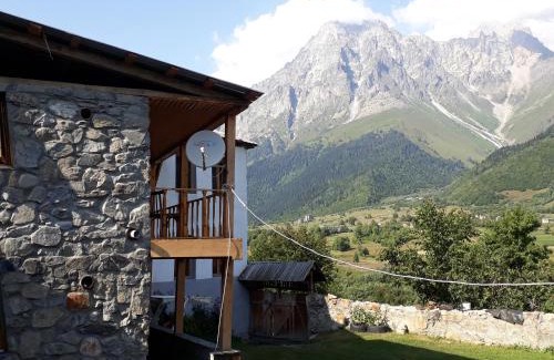 Mazeri House | Guest House Murkvam