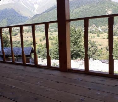 Mazeri House | Guest House Murkvam