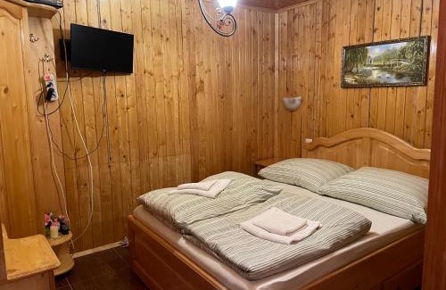 Yasinya House | Guest house Nad Tisou