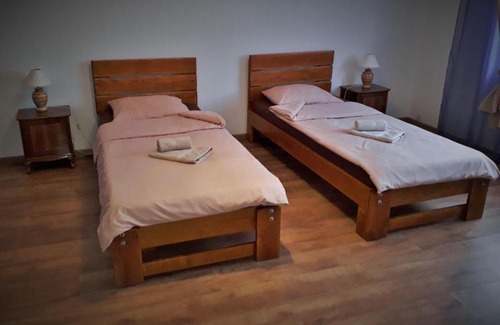 Novi Petrivtsi House | Guest house on Ivana Franka