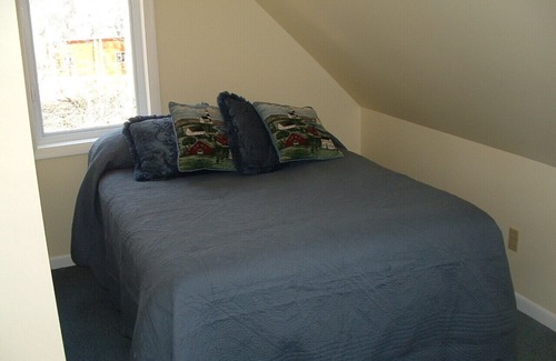 Maple City House | Guest House on Secluded Shetland Creek ~ Quiet 20 Acres Of Beautiful Woods