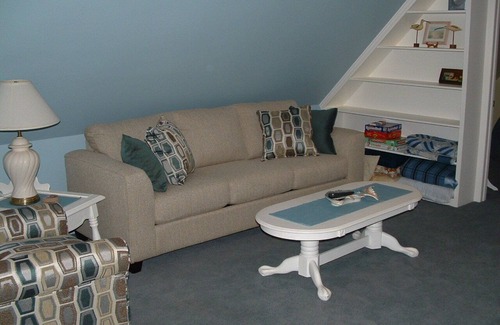 Maple City House | Guest House on Secluded Shetland Creek ~ Quiet 20 Acres Of Beautiful Woods