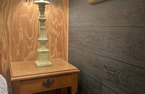 Davis House | Guest House private access, 2 level bedroom, den, kitchen to hang out and relax