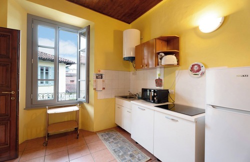 Ameno House | Guest House "Quadrifoglio" in Lago d'Orta with Balcony, Shared Garden & Wi-Fi