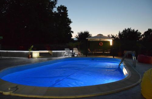 Mezek House | Guest House Raiski Kаt