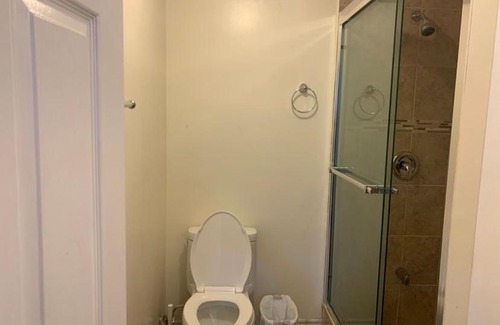 Churchill Meadows Apartment | Guest House Room No 01