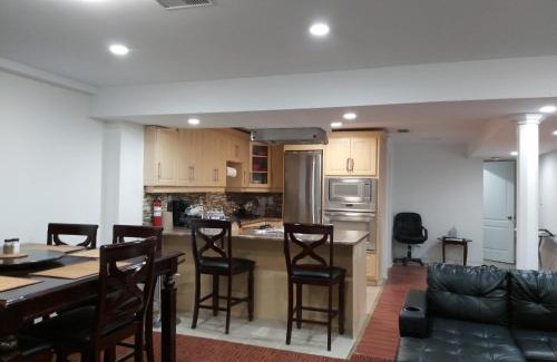 Churchill Meadows Apartment | Guest House Room No 02
