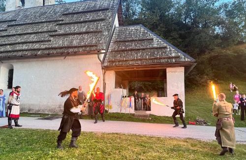 Bodesce House | Guest house TOMAN