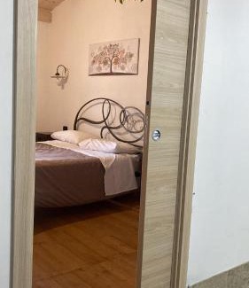 Ossi Apartment | GUEST HOUSE TZIA UDRONI