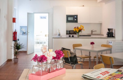 Malchin Apartment | Guest House 'Unterkunft Für 4 Personen' with Wi-Fi