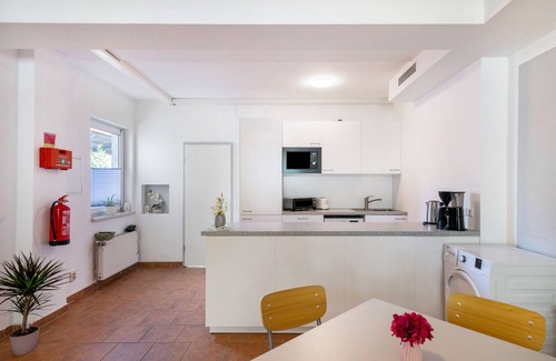 Malchin Apartment | Guest House 'Unterkunft Für 4 Personen' with Wi-Fi
