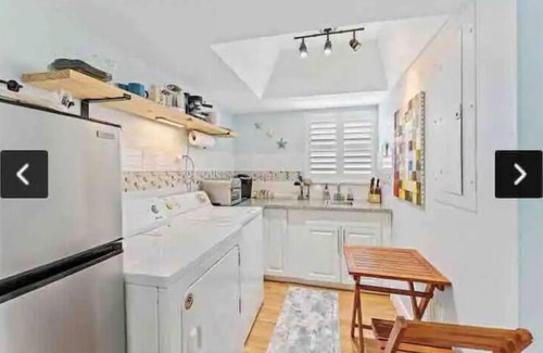 Palm Beach Gardens House | Guest House "B": Private Own Entrance! Best Location, Golf, Beaches, Shopping!