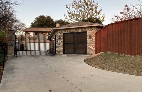 Rockwall House | Guest House
