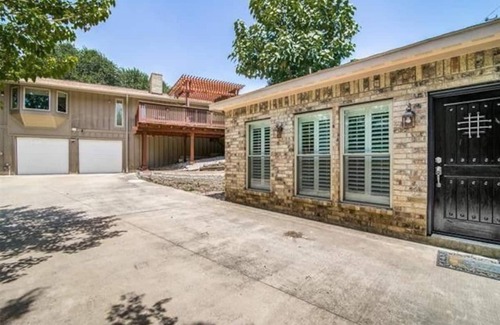Rockwall House | Guest House