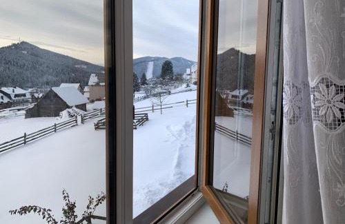 Polyanytsya House | Guest House Velet