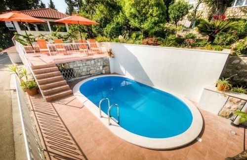 Mlini Apartment | Guest House Villa Nina- Comfort Triple Room with Balcony and Sea View (S1 - crvena)