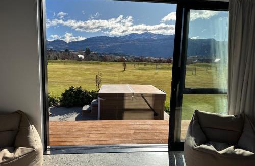 Speargrass Flat House | Guest House with a Stunning View