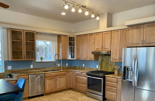 Centennial Hills House | Guest house with small yard