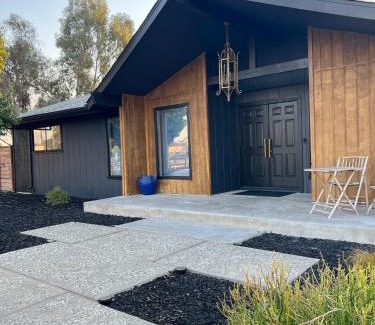 Dinuba House | GUEST RANCH HOUSE w POOL access near NATL PARKS