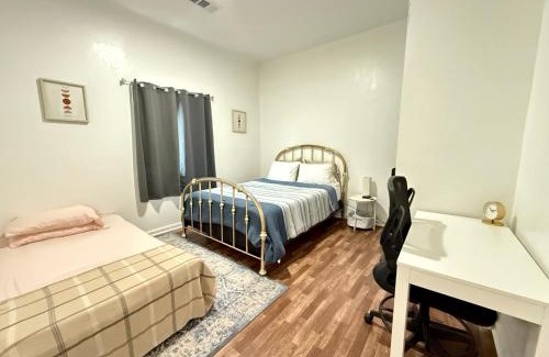 Dinuba House | GUEST RANCH HOUSE w POOL access near NATL PARKS