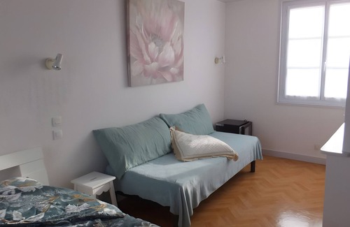 Ars-en-Re Bed & Breakfast | Guest Room - 1 with Shared Garden and Air Conditioning