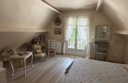 Suzay Bed & Breakfast | Guest Room 'English Garden' with Pool, Breakfast, Shared Garden and Wi-Fi