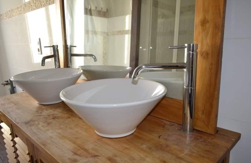 Chef-Boutonne Bed & Breakfast | Guest room for 1 to 2 people