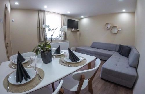 Anton Apartment | Guest Rooms Lencho