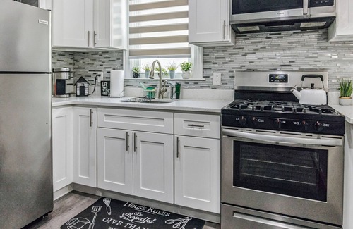 East Flatbush Apartment | Guest suite in Brooklyn, New York, 2nd Floor Unit H