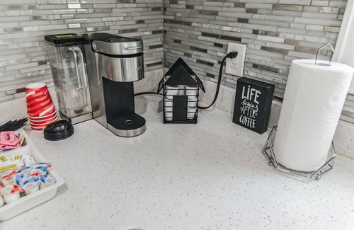 East Flatbush Apartment | Guest suite in Brooklyn, New York, 2nd Floor Unit H