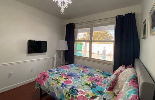 Richmond West Apartment | Guest Suite in Miami near Zoo very good for couples, Business travelers, Tourist