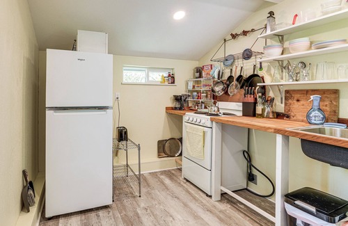 Marcola Apartment | Guest Suite on Mtn-View Springfield Farm