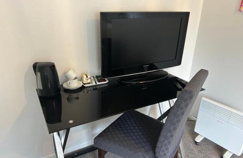 Havelock North House | Guest Suite - Walk to Havelock North Village