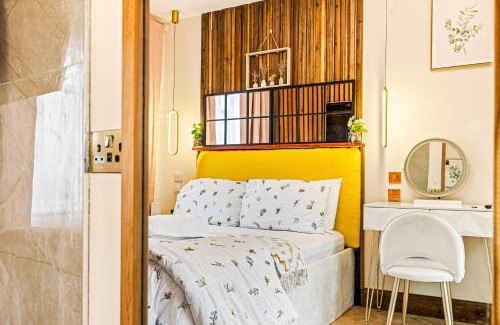 Barkingside Apartment | Guest suite with hot tub and sauna