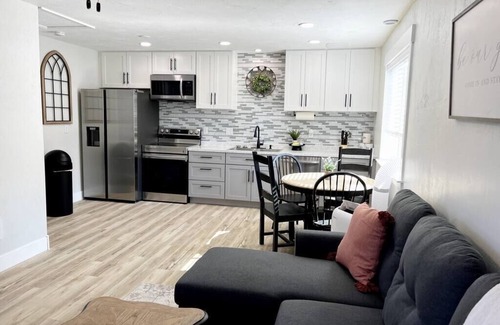 Idaho Falls Apartment | Guest Suites -1996 #3 Cozy 1 bedroom 1 bath suite