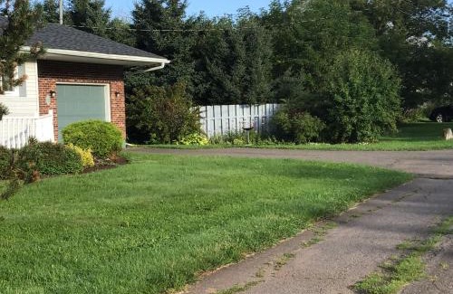 Summerside House | Guest Suites at Willowgreen Farm