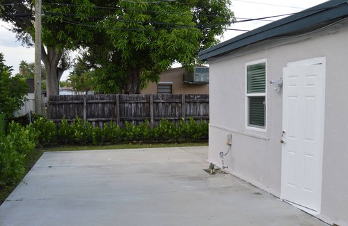 Driftwood Apartment | Guest unit near Hard Rock and local attractions