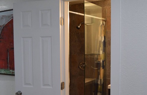 Driftwood Apartment | Guest unit near Hard Rock and local attractions