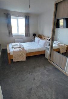 Arnold House | Guest Village