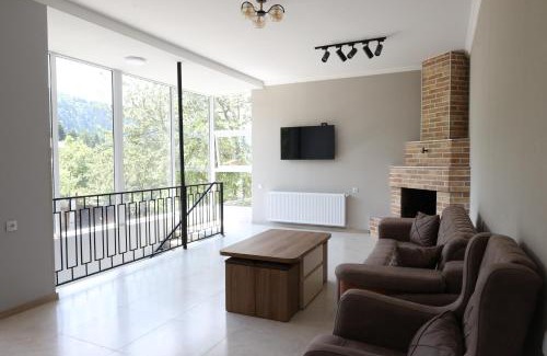 Likani House | guesthause Tba Inn