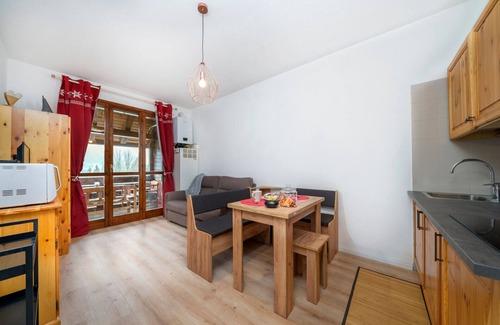 Tarvisio Apartment | GuestHost - Lovely Flat x6 in Nature with Parking Space