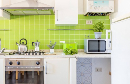 Pisa Apartment | GuestHost - Station Oasis with Parking and Garden