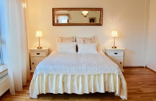 Vestmannaeyjar Bed & Breakfast | Guesthouse Árný
